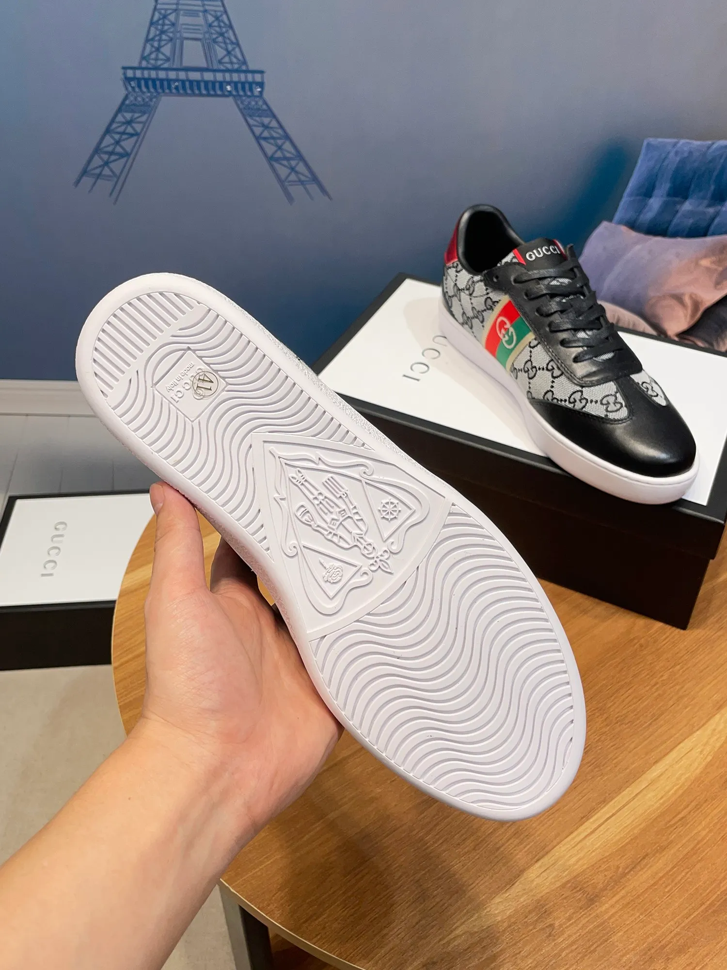 Factory price: 400💰New model is here again! [Gucci Sports Men's Shoes] Gucci fashionable casual men's shoes🇨🇳Original 1:1 mold opening, new model debuts first💯Not high-profile but avant-garde, simple, low-key and fashionable, super versatile style🌿Made with original cowhide leather and cloth➕Sheepskin lining🎋The version is comfortable on the feet, first-class workmanship🍍Size 38-44, (customized 45)👉